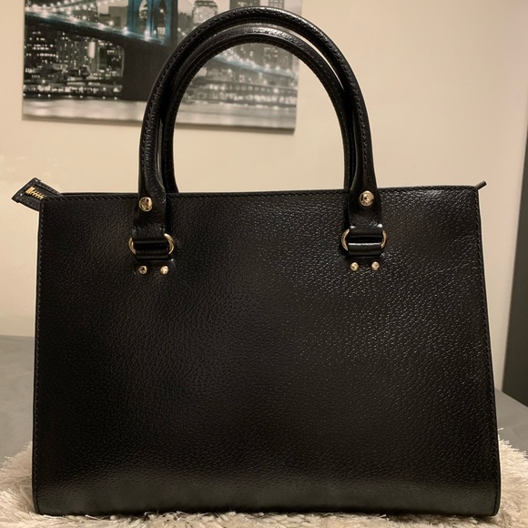 SOLD! On Ⓜ️ Kate Spade Black Bag - Picture 2 of 4
